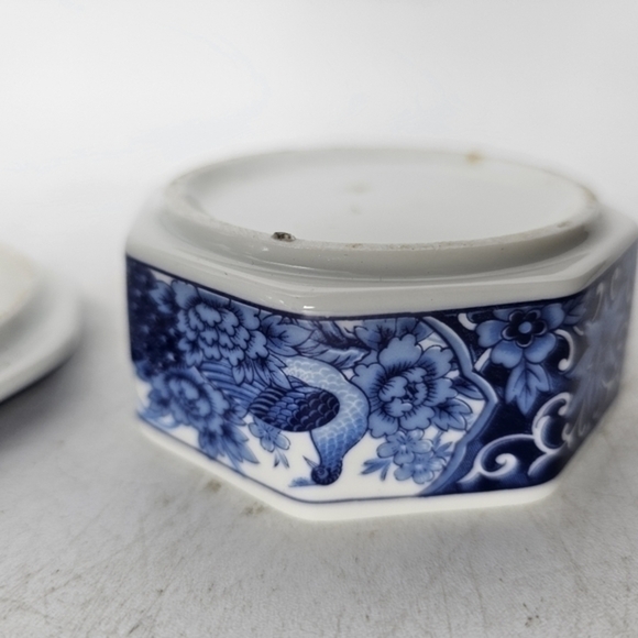 Blue and‎ white hand painted Asian trinket dish - Picture 6 of 6